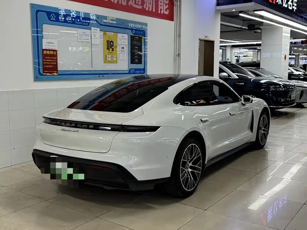 Porsche Taycan — миниатюра 3