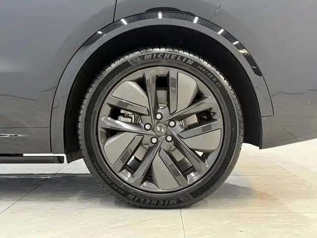 Li Auto Li L8 — миниатюра 12