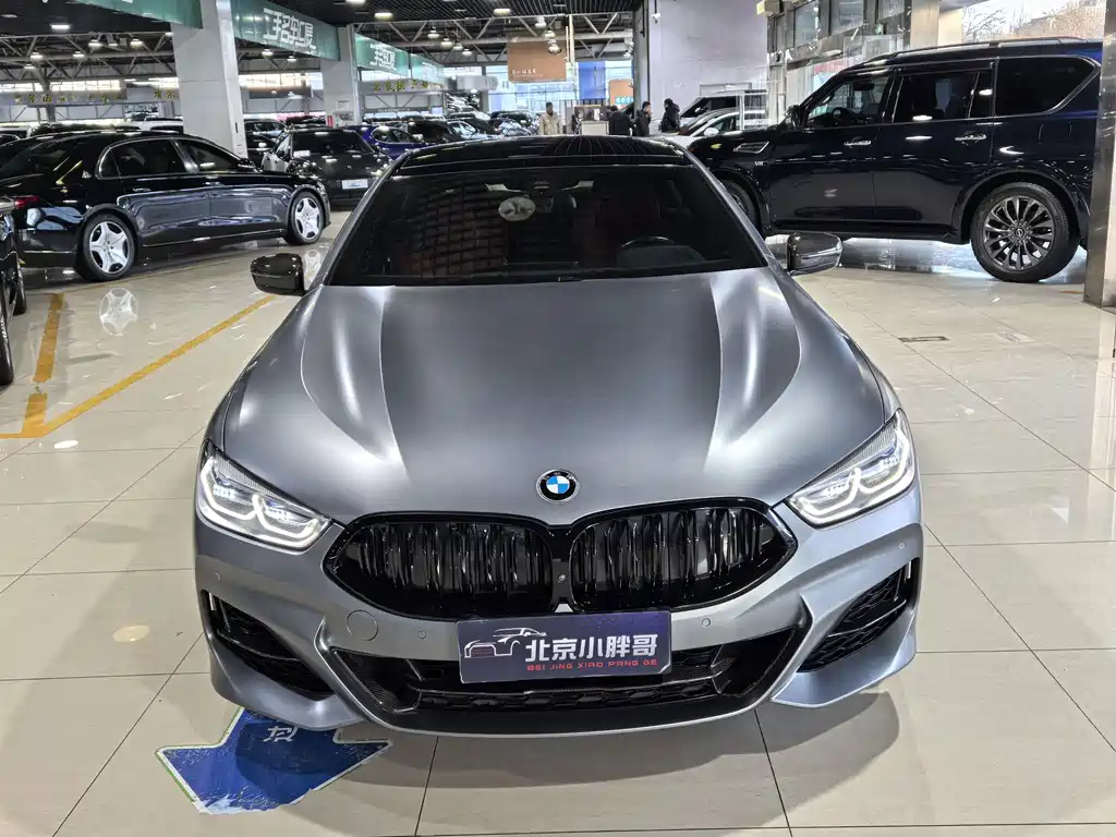 BMW 8 SERIES