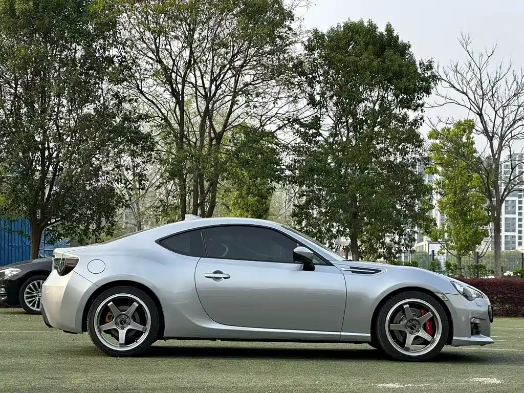 Subaru BRZ — миниатюра 9