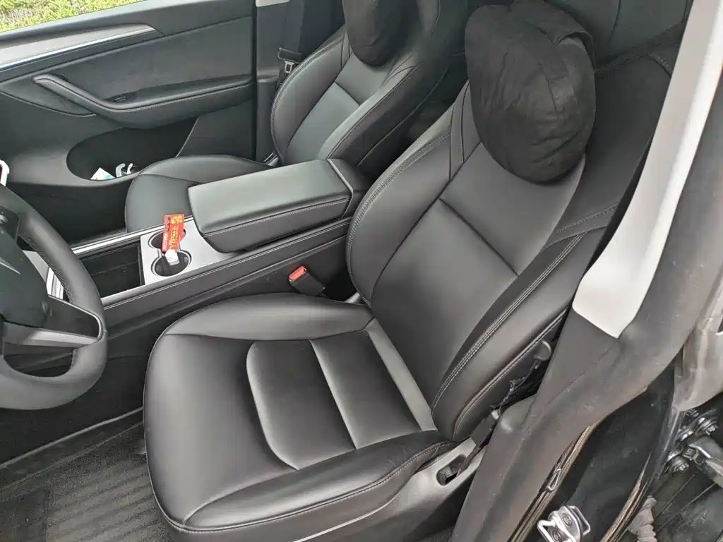 Tesla Model Y — миниатюра 11