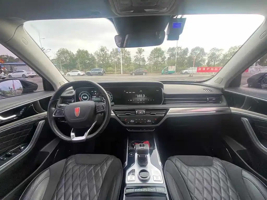 Hongqi HS5 2019 2.0T