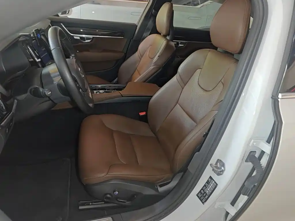 Volvo S90 — миниатюра 15