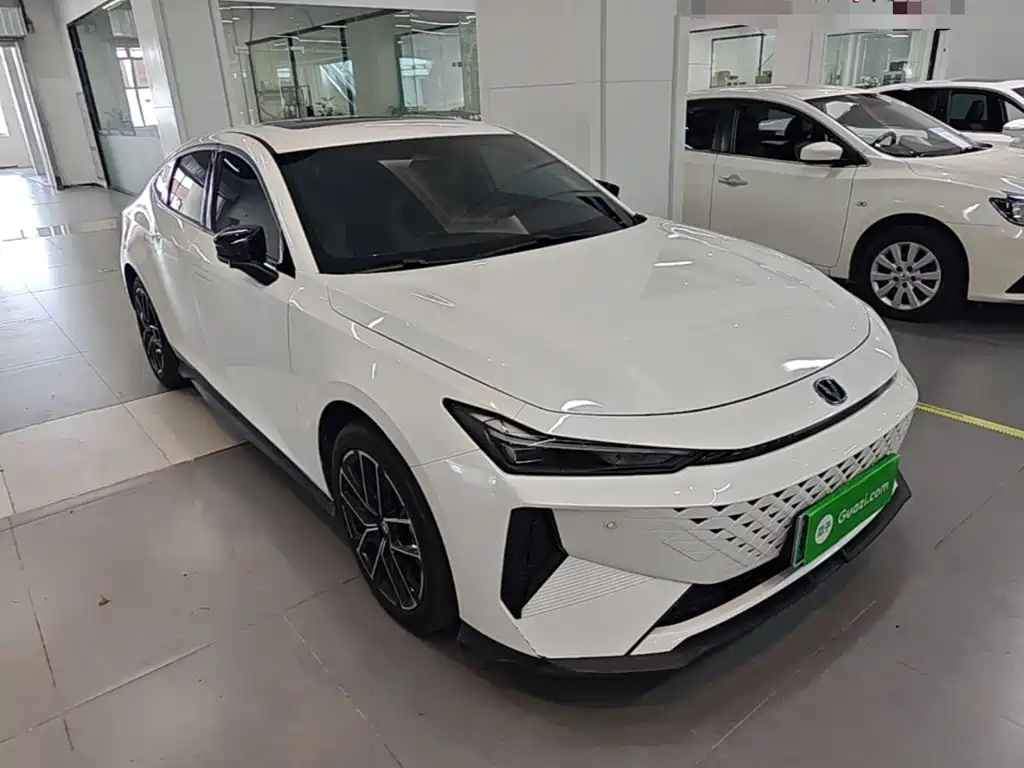 Changan UNI-V iDD — миниатюра 4