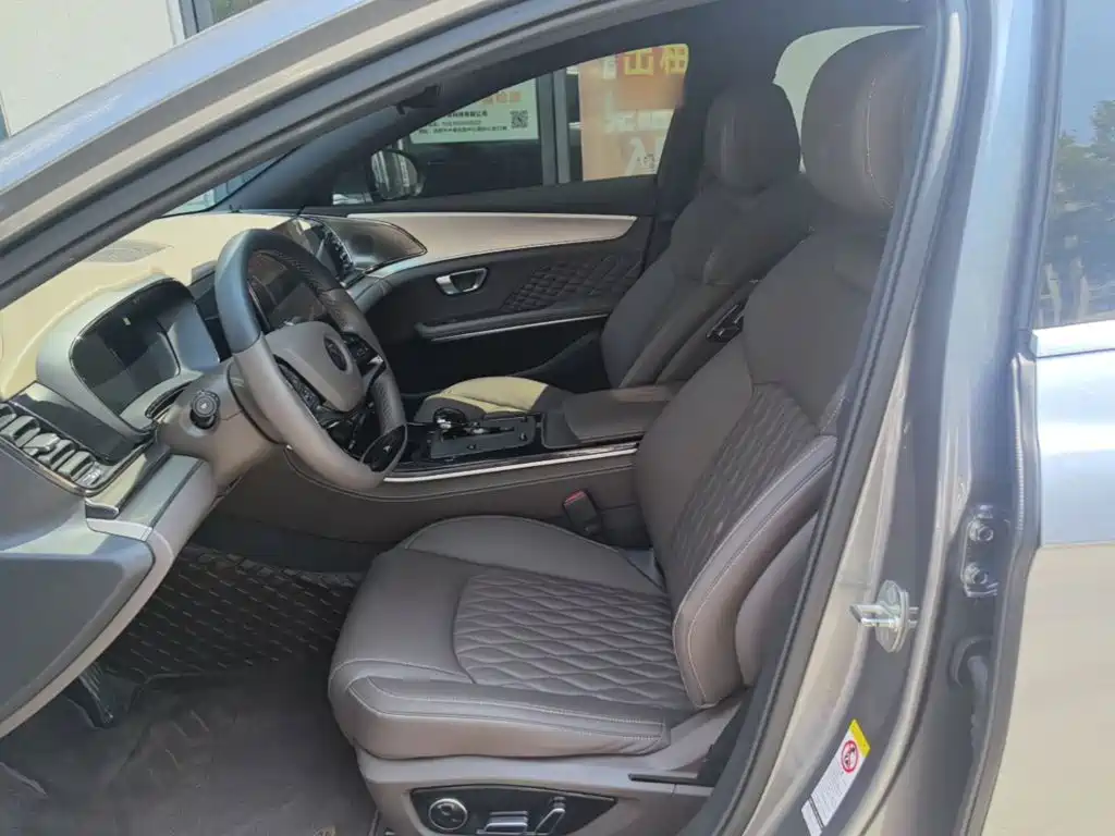 BYD Han — миниатюра 15