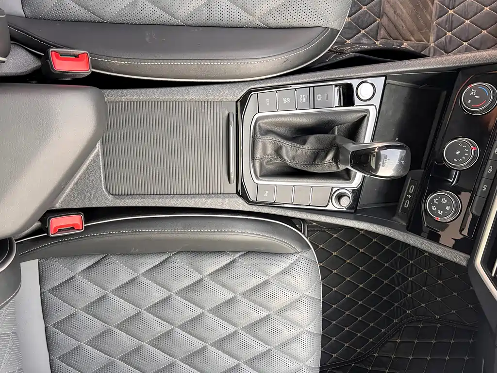 Volkswagen Sagitar — миниатюра 16