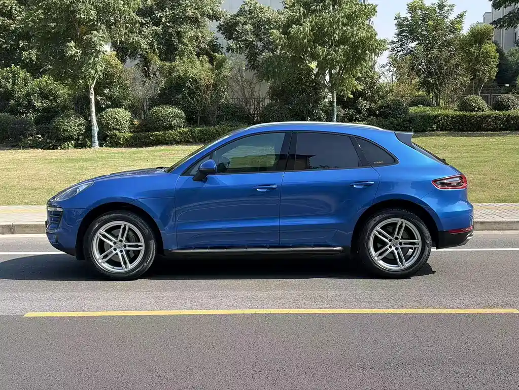 Porsche Macan — миниатюра 7