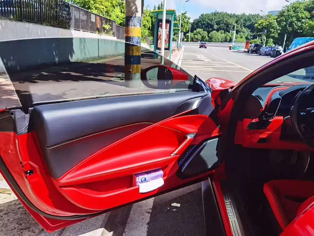 Ferrari Roma — миниатюра 8
