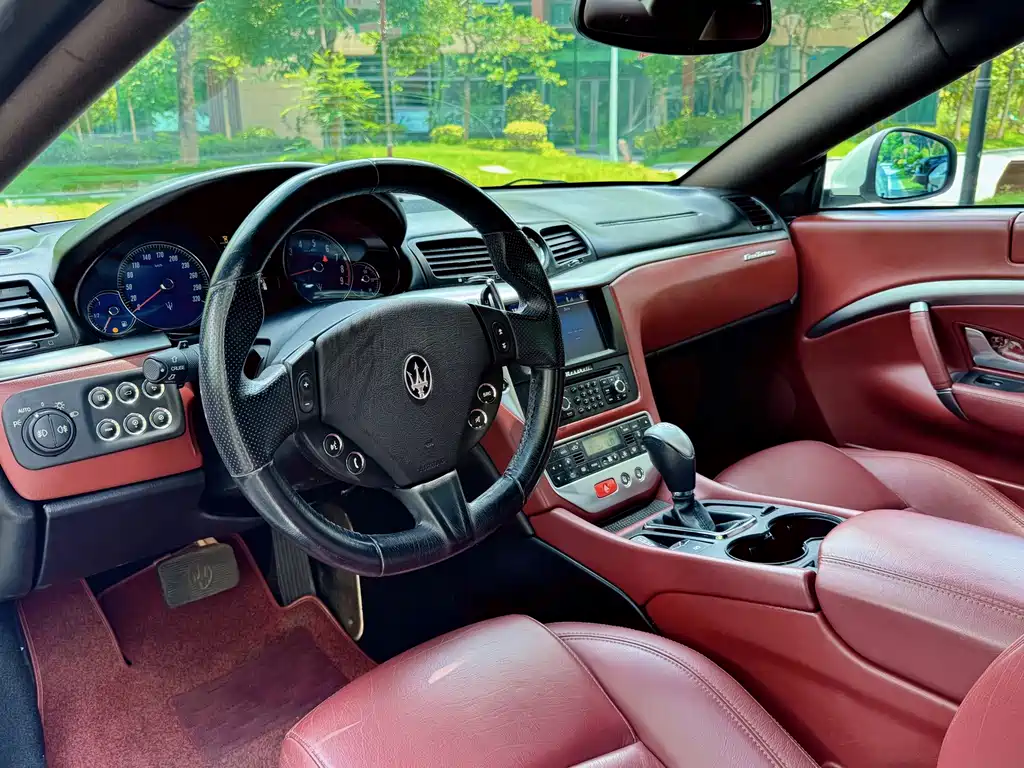 Maserati GranTurismo — миниатюра 8