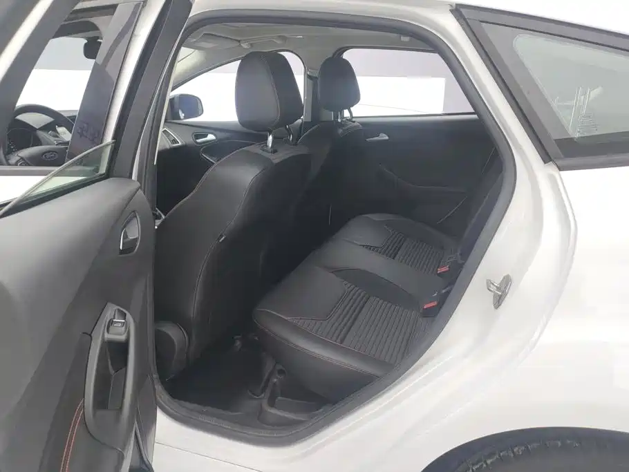 Ford Focus — миниатюра 11