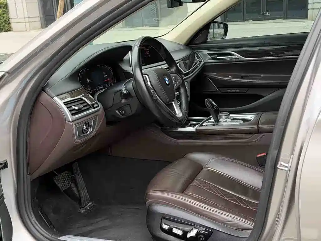 BMW 7 SERIES
