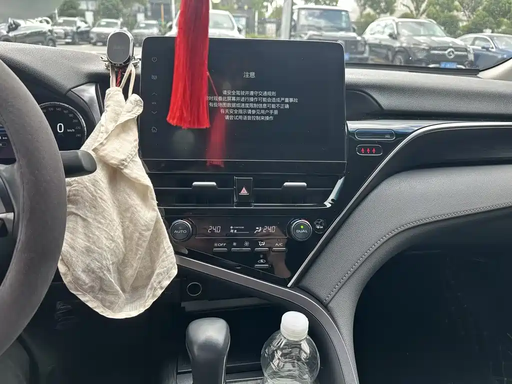 Toyota Camry — миниатюра 6