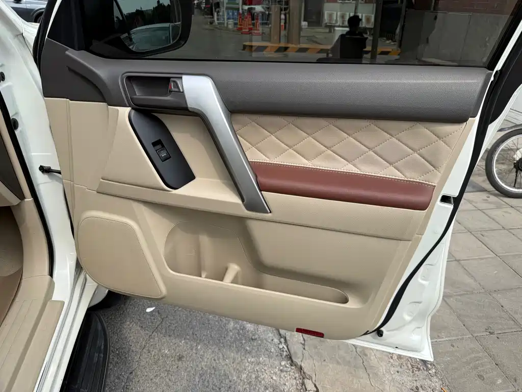 Toyota Prado (Import) — миниатюра 16