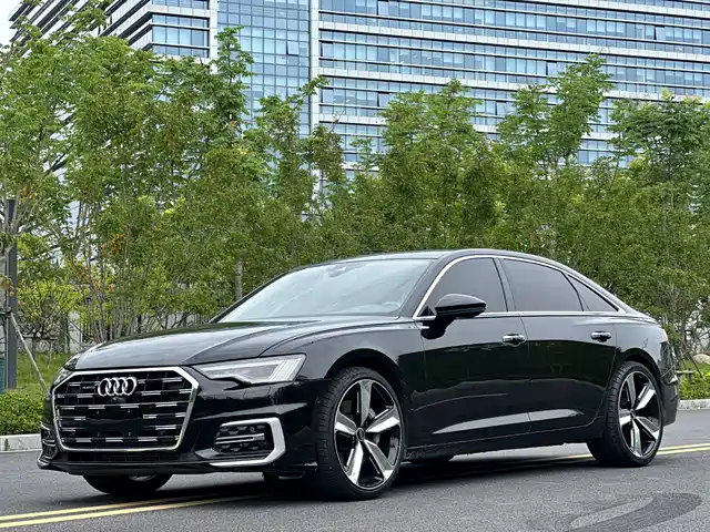 Audi A6L — фото 1