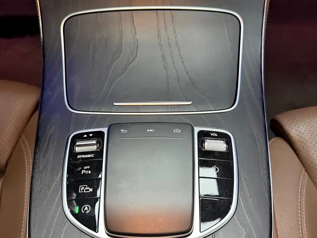 Mercedes-Benz E-Class — миниатюра 27