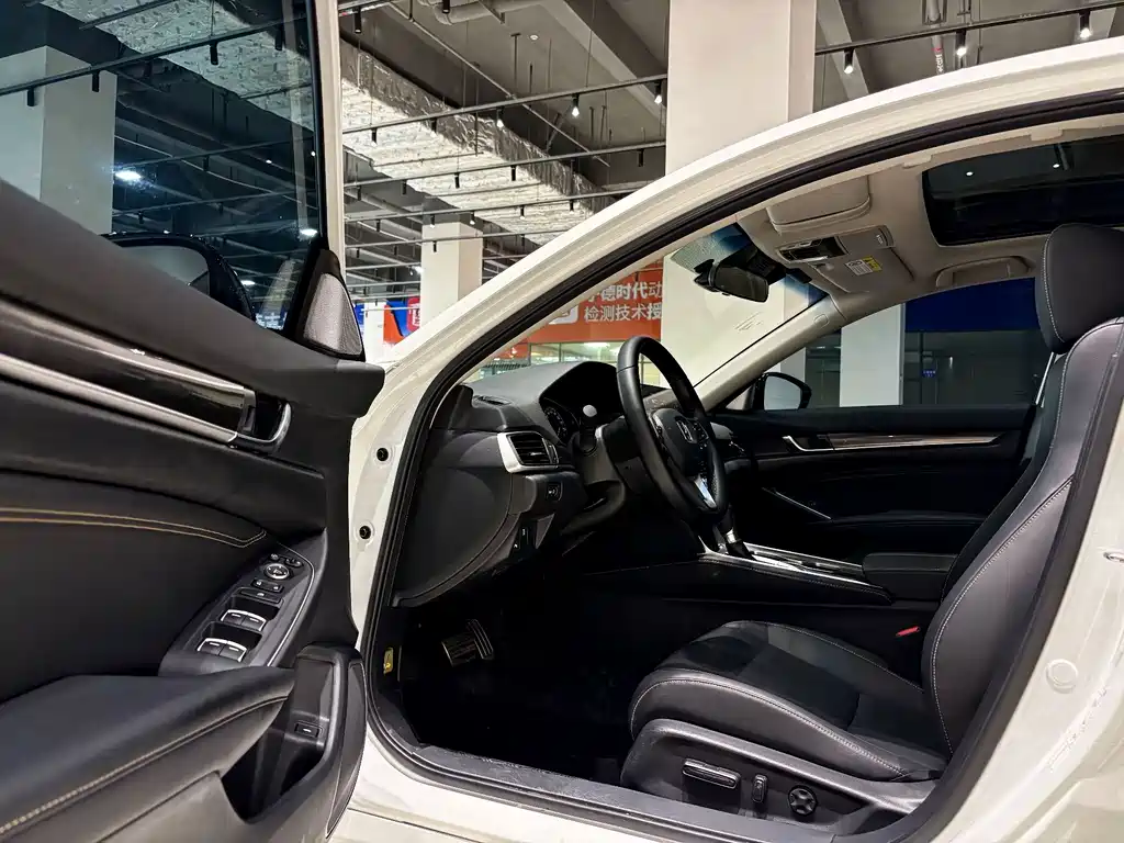 Honda Accord — миниатюра 7