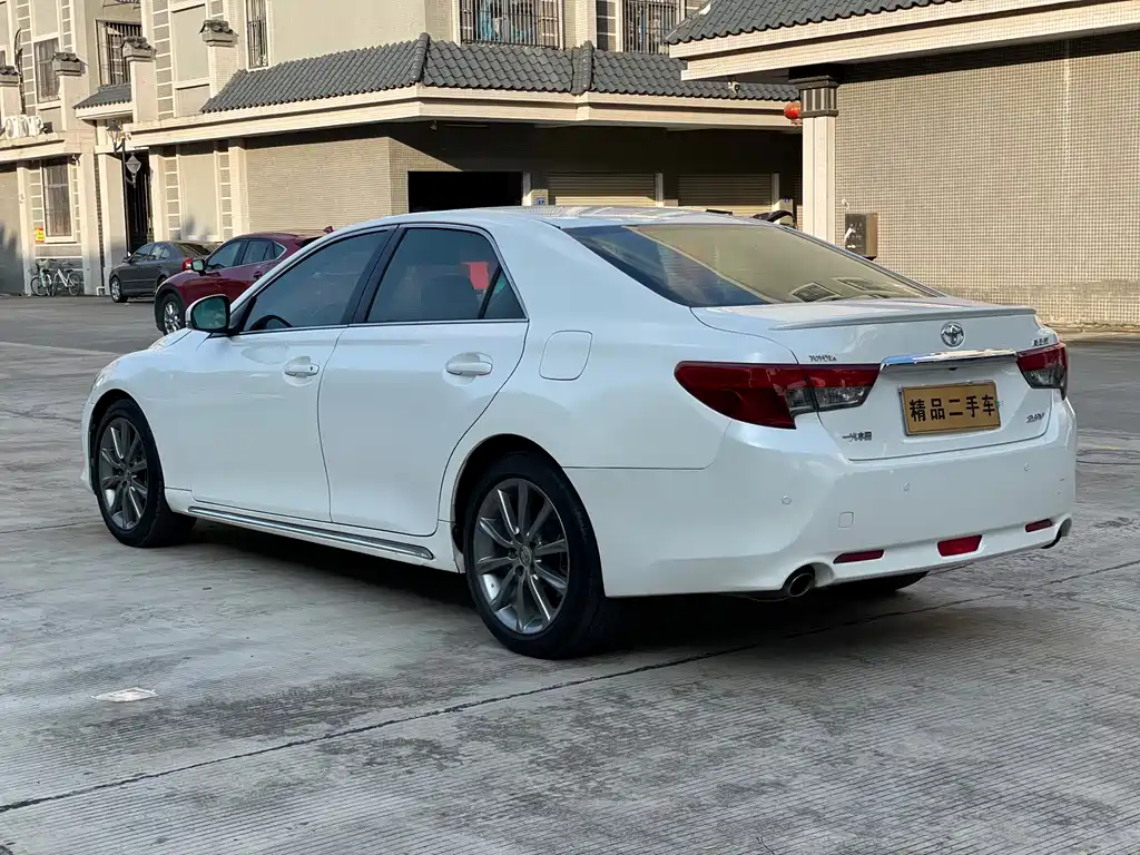 Toyota Reiz — миниатюра 4