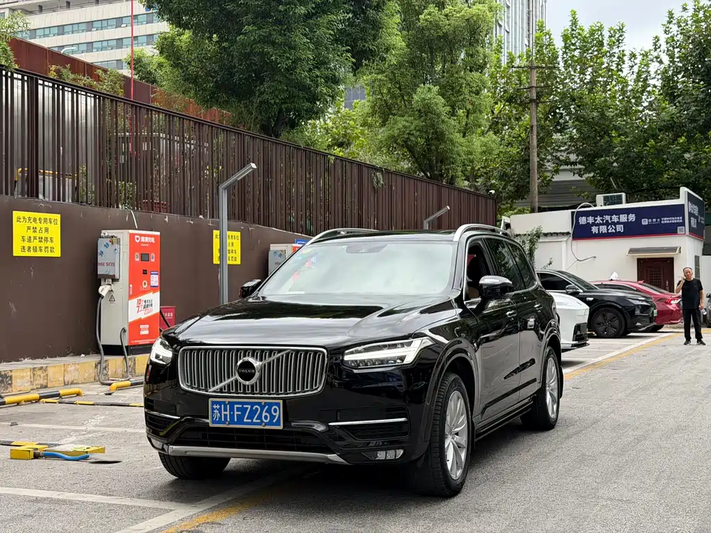 Volvo XC90 — миниатюра 2