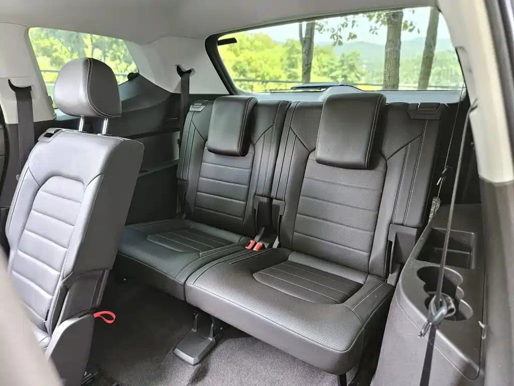 Volkswagen Teramont — миниатюра 8