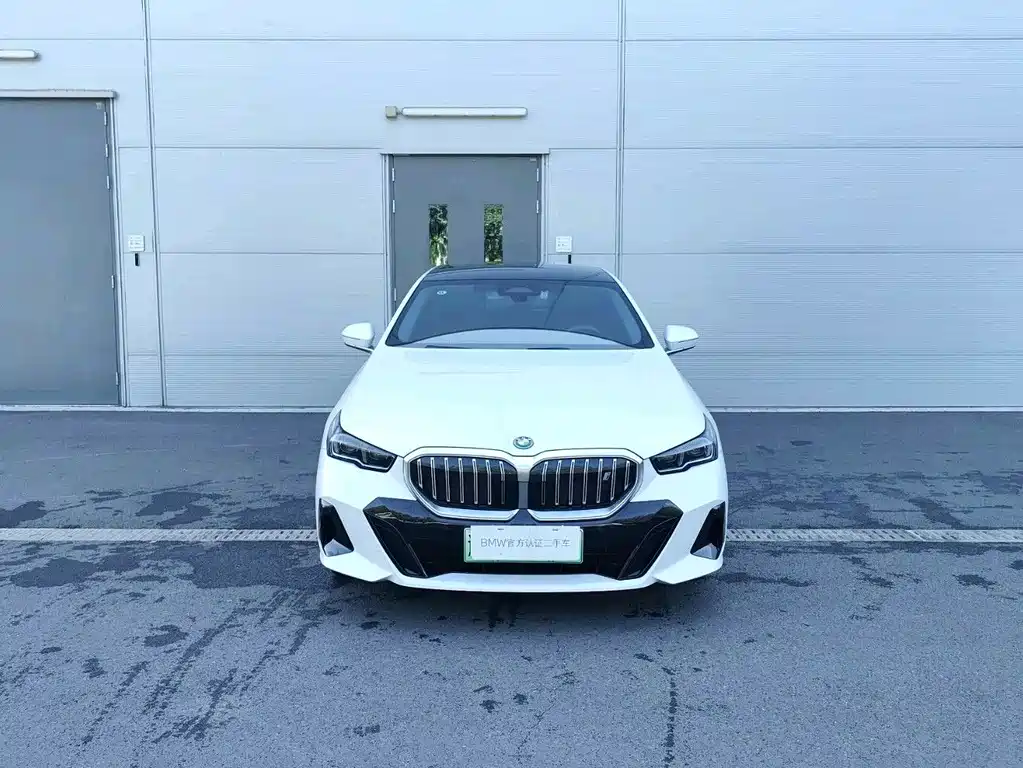 BMW i5 — миниатюра 2