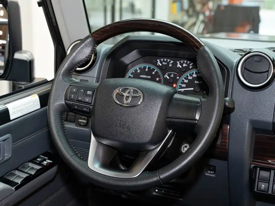Toyota Land Cruiser — миниатюра 12