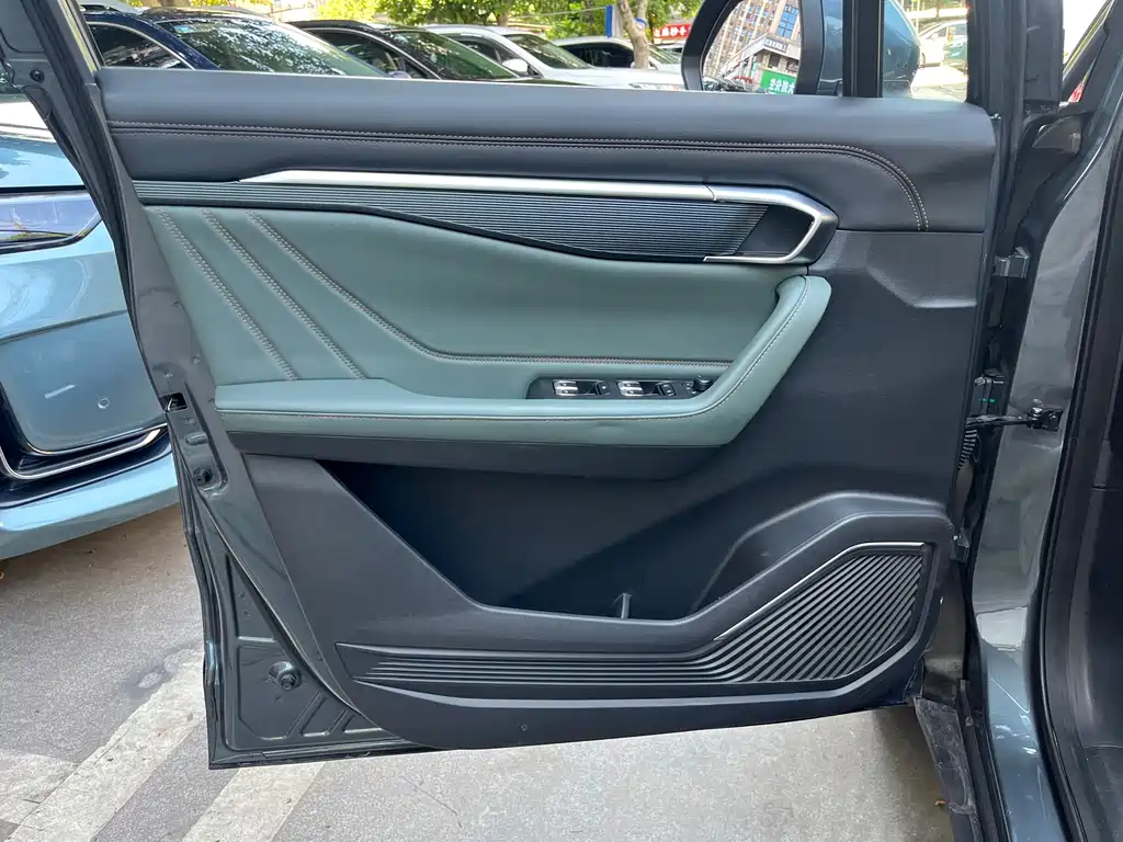 Geely Haoyue L — миниатюра 8