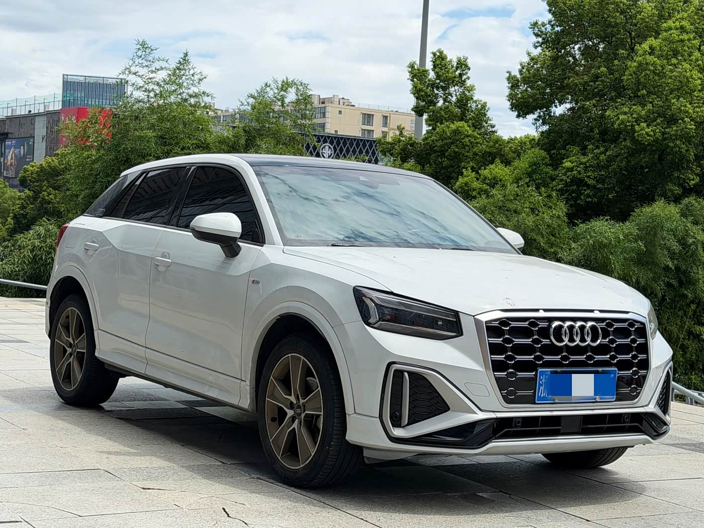 Audi Q2L 1.4 л 2022 г. Белый, пробег 50000 км