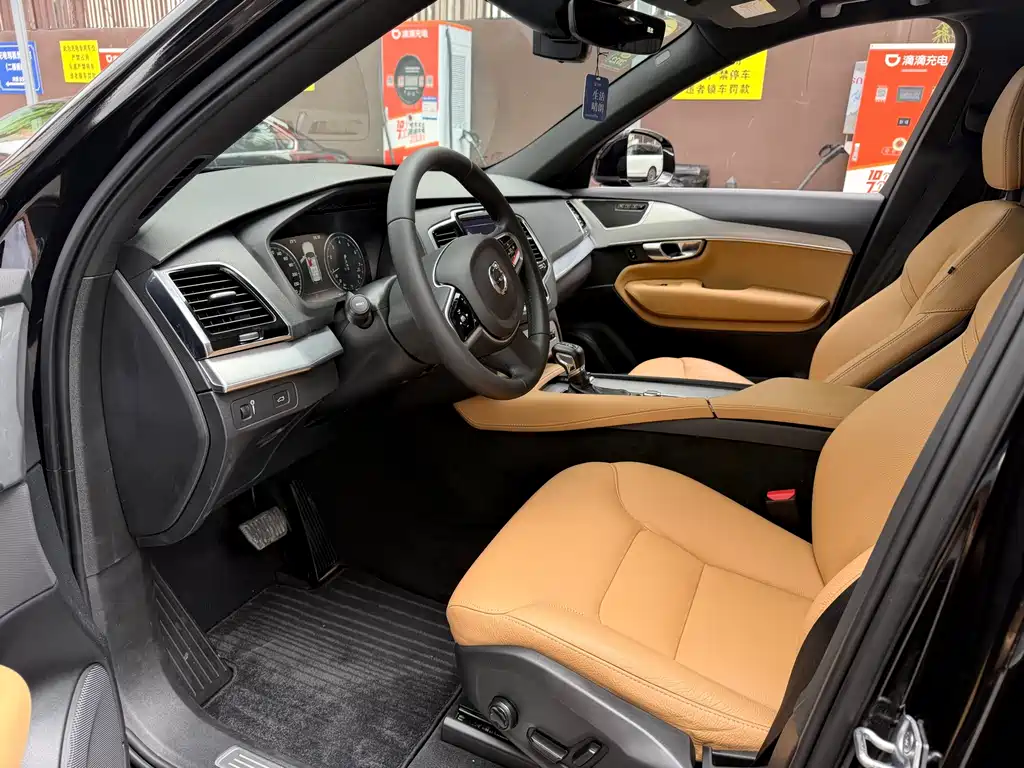 Volvo XC90 — миниатюра 4