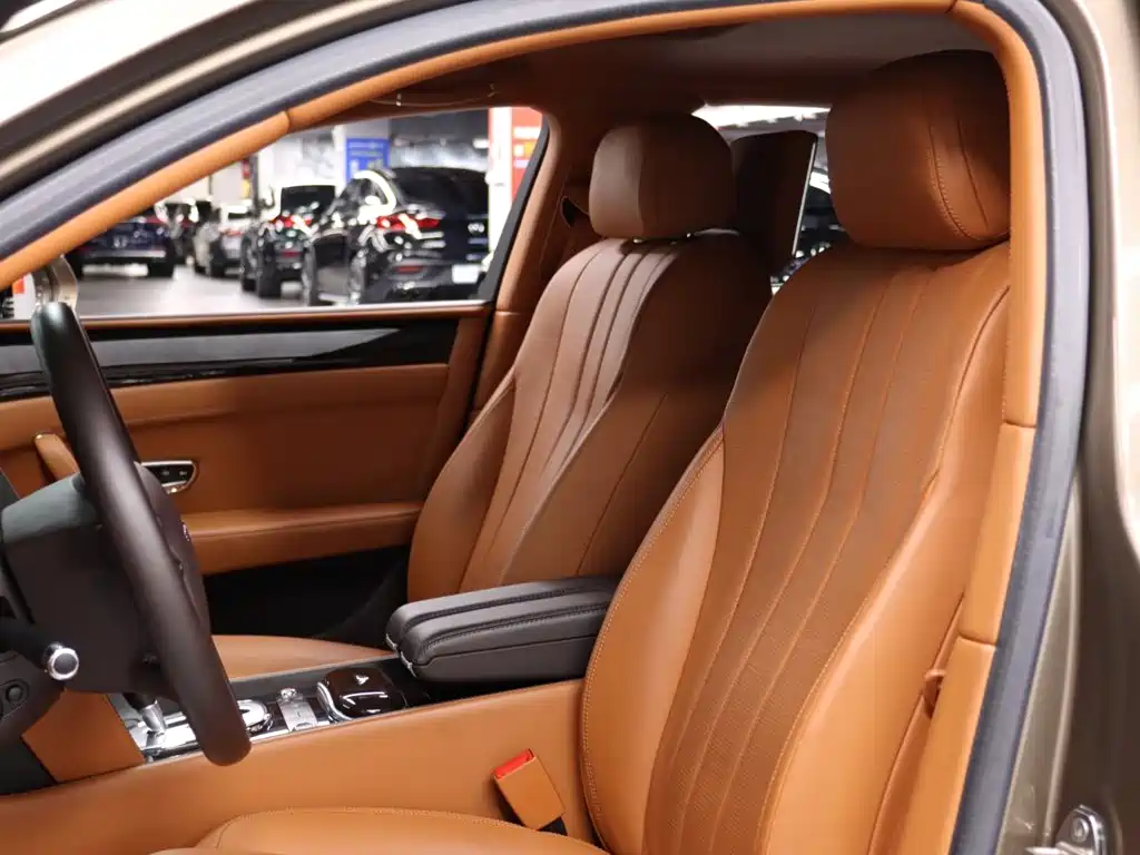 Bentley Flying Spur — миниатюра 8