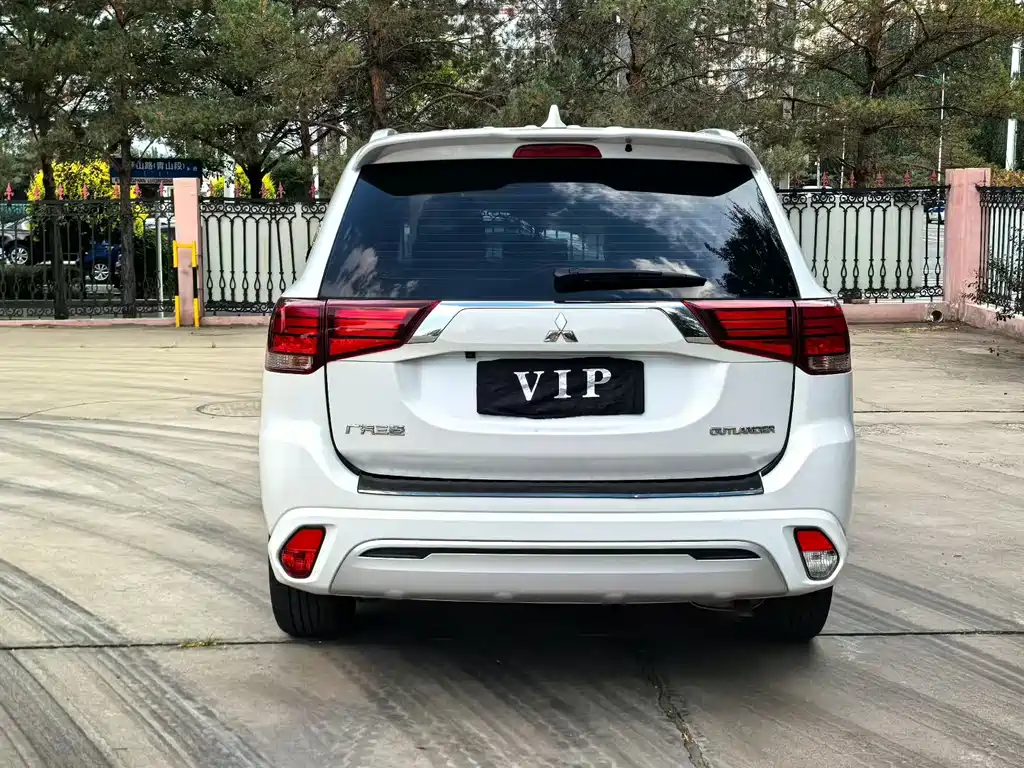 Mitsubishi Outlander — миниатюра 5