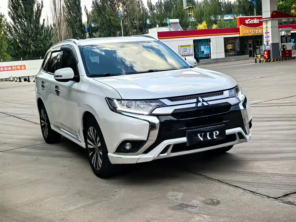 Mitsubishi Outlander — миниатюра 3