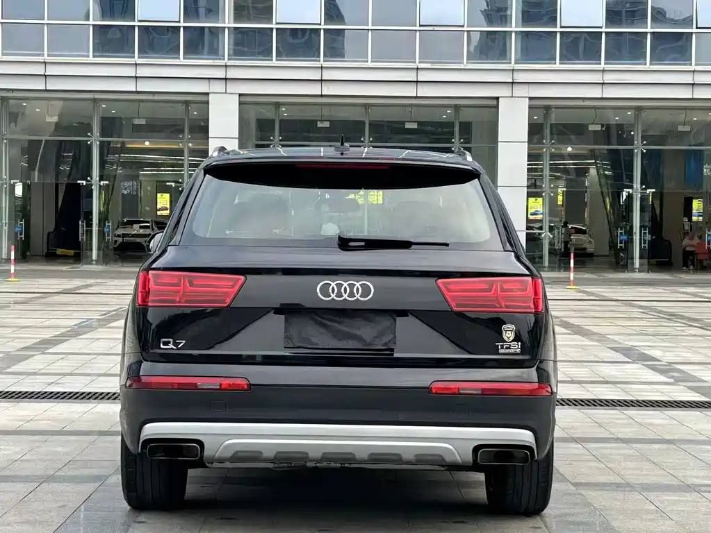 Audi Q7 — миниатюра 6