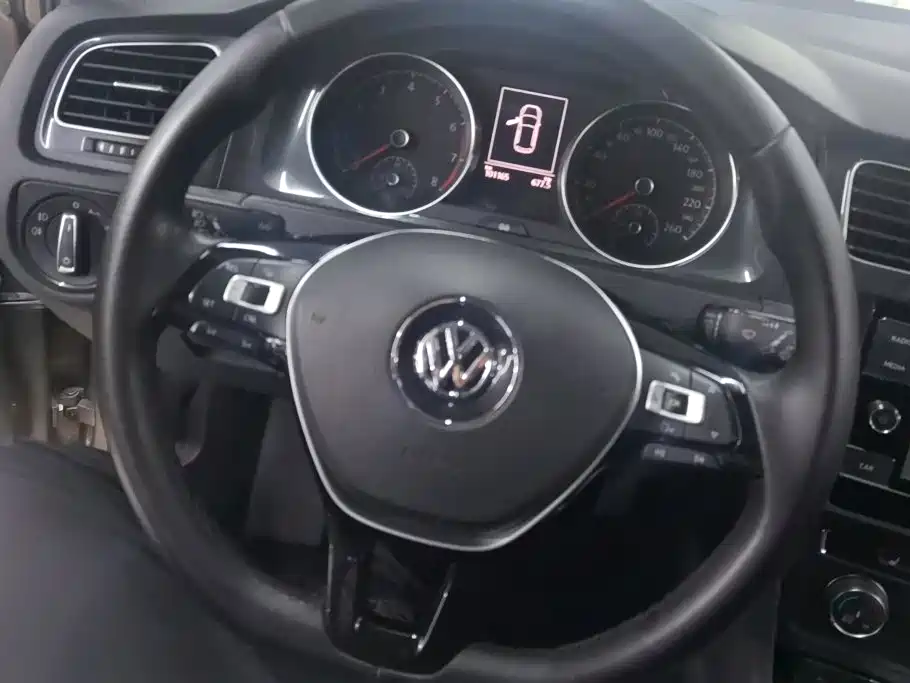 Volkswagen Golf — миниатюра 15