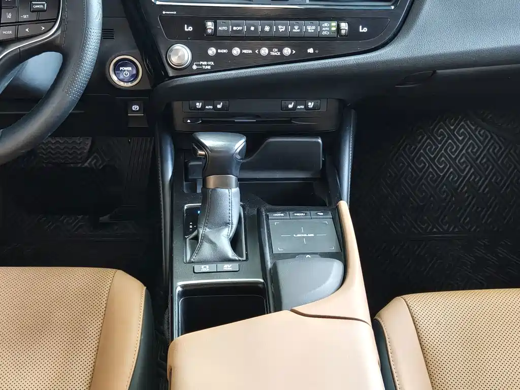 Lexus ES — миниатюра 12