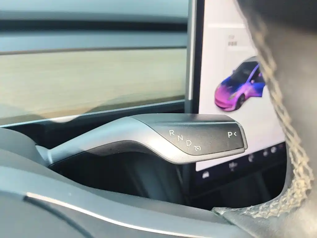 Tesla Model 3 — миниатюра 14