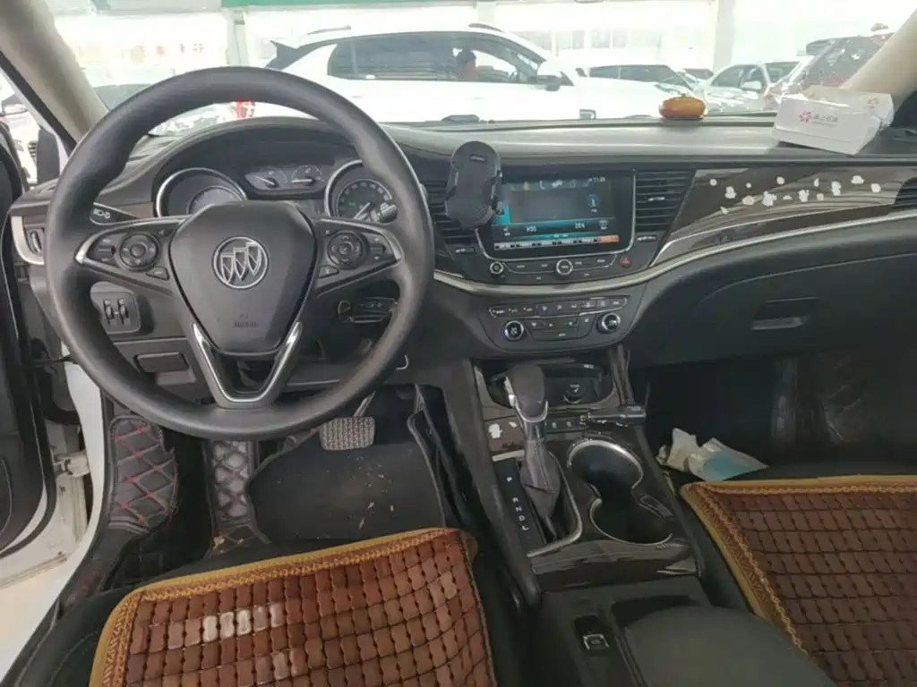 Buick Verano — миниатюра 10