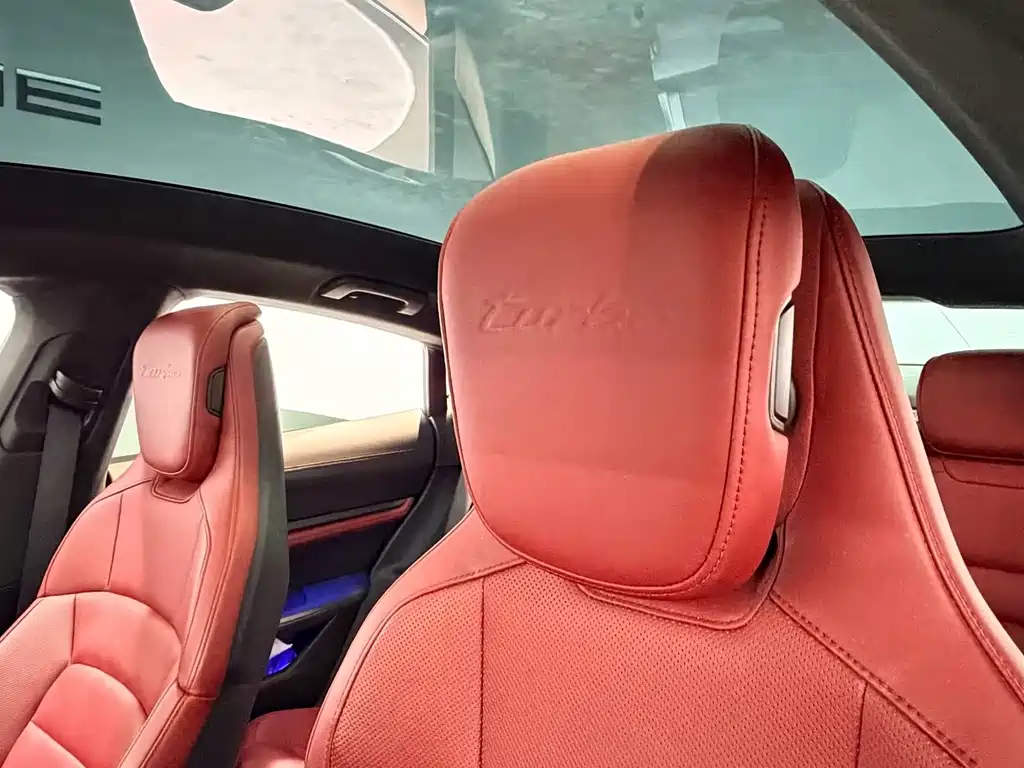 Porsche Taycan — миниатюра 9
