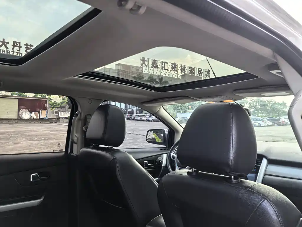 Ford Edge (Import) — миниатюра 24