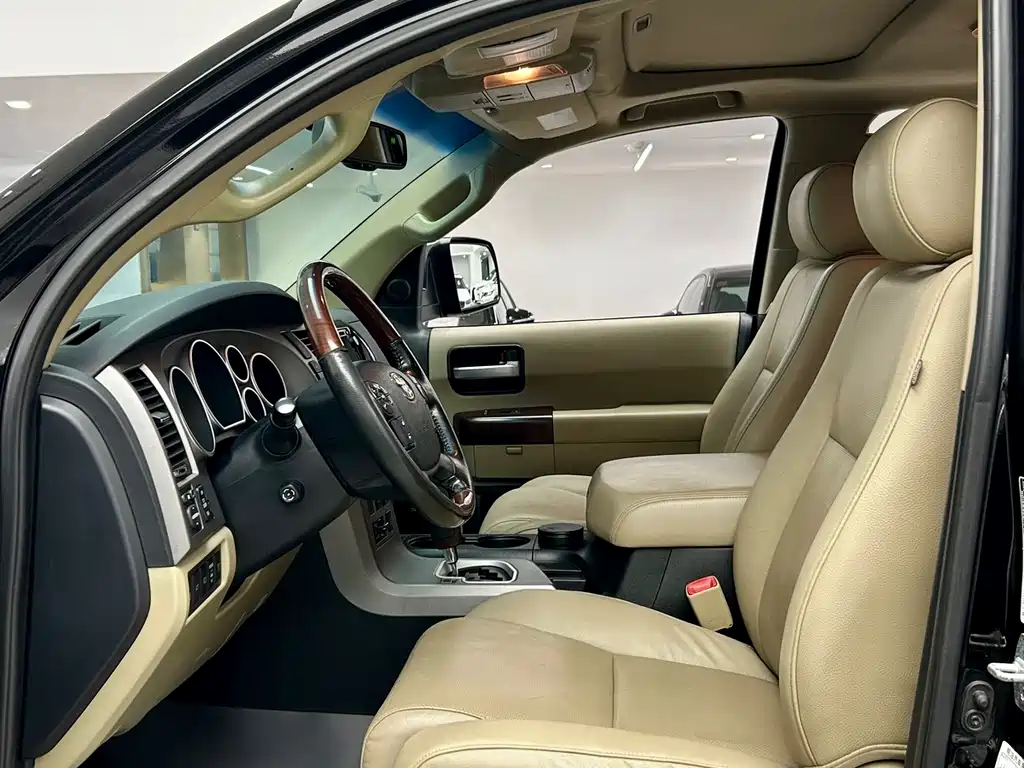 Toyota Sequoia 2010 5.7 Platinum