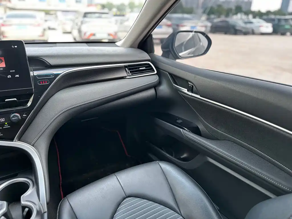 Toyota Camry — миниатюра 15