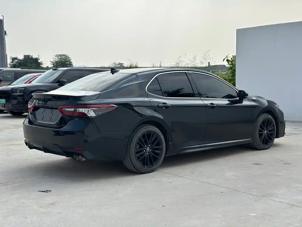 Toyota Camry — миниатюра 17