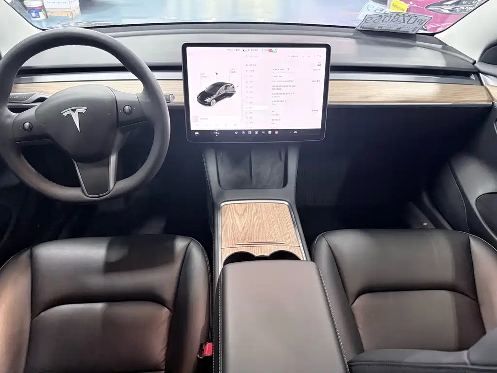 Tesla Model 3 — миниатюра 10