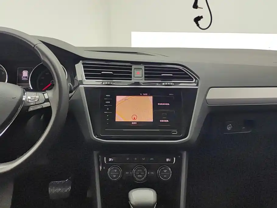 Volkswagen Tiguan L — миниатюра 13