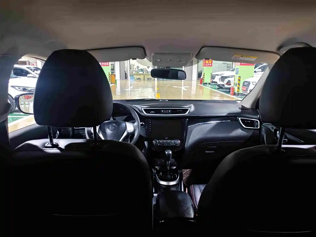 Nissan Qashqai — миниатюра 8
