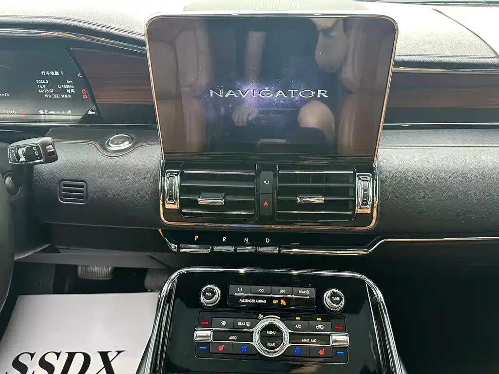 Lincoln Navigator — миниатюра 14