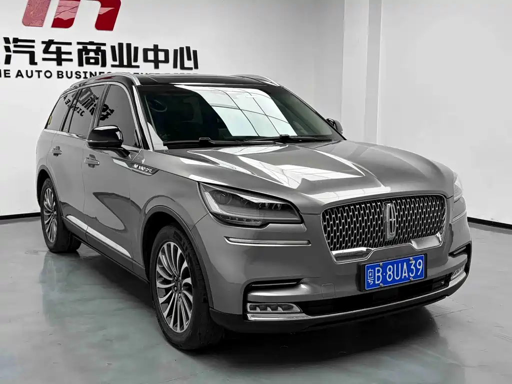 Lincoln Aviator 3.0T V6 4WD Premium Edition, фото 3