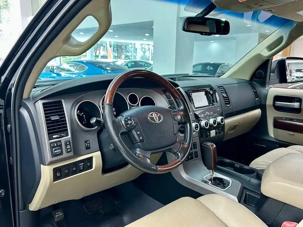 Toyota Sequoia 2010 5.7 Platinum