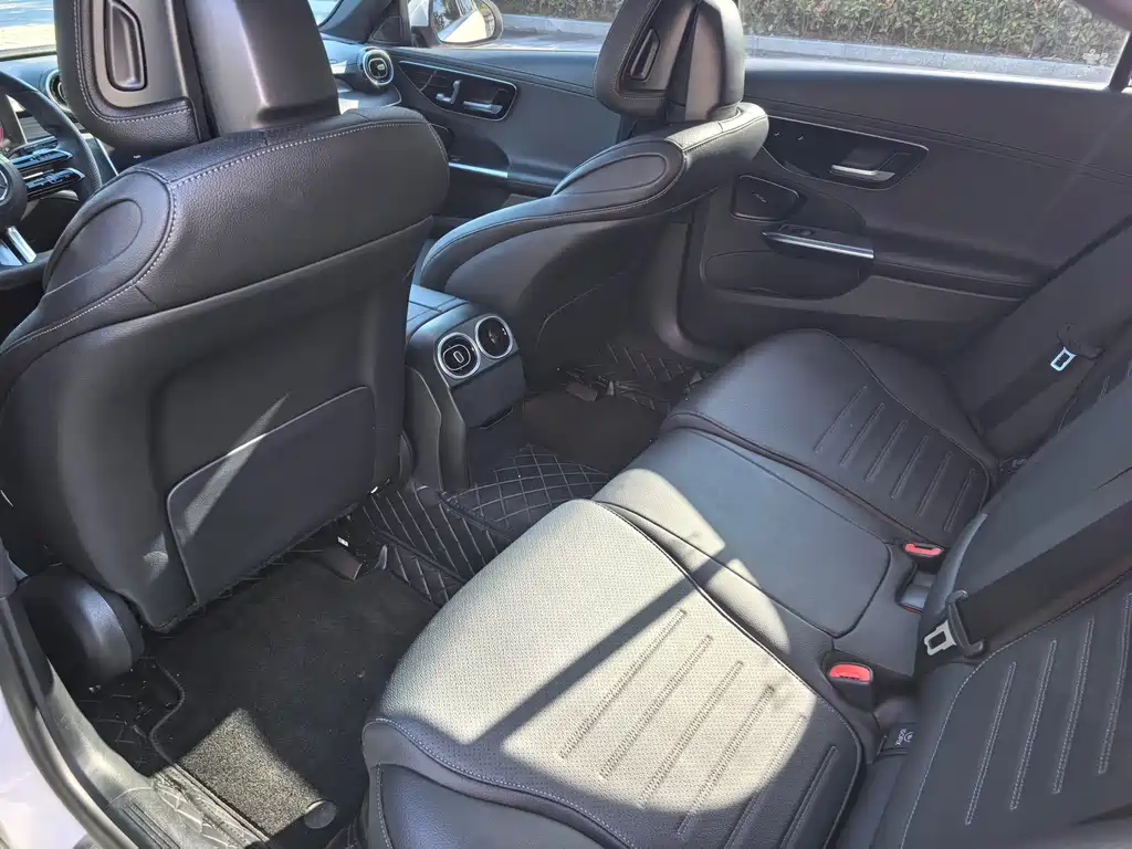Mercedes-Benz C-Class — миниатюра 10