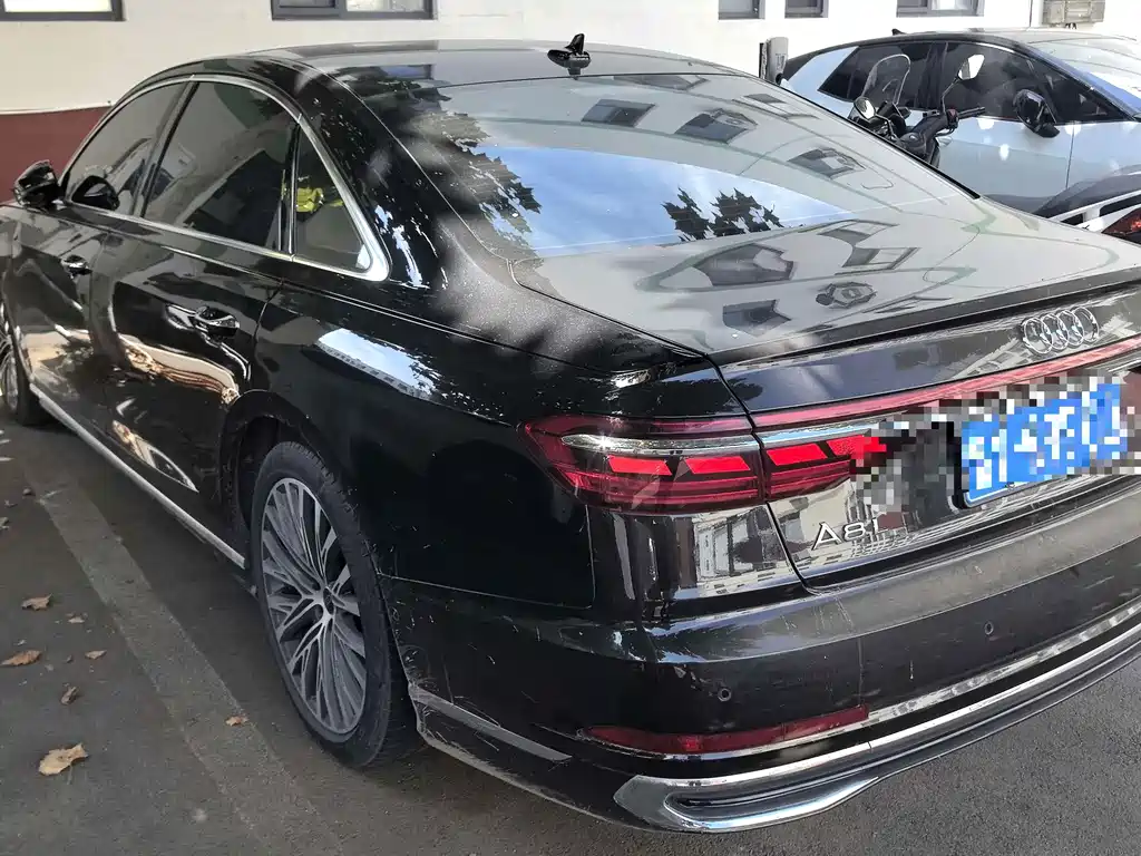 Audi A8 — миниатюра 2