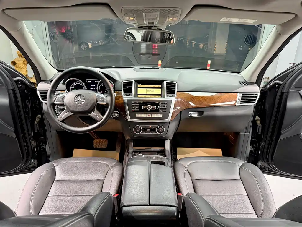 Mercedes-Benz M-Class — миниатюра 16